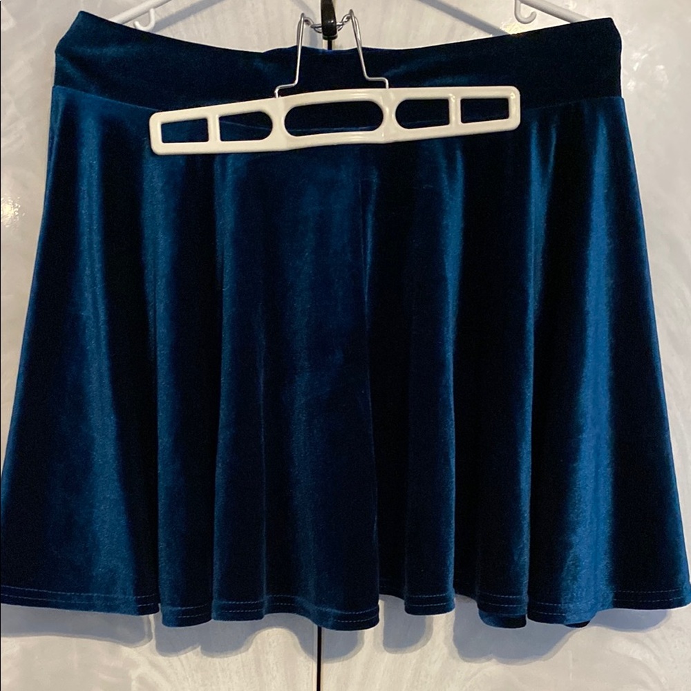 ‼️BOGO SKIRT DEAL‼️Urban Coco Turquoise Velvet Skirt (XL)